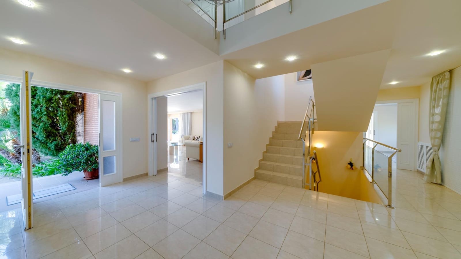 7 bedroom Villa for sale in Benidorm with pool - € 1,595,000 (Ref: 8097191)