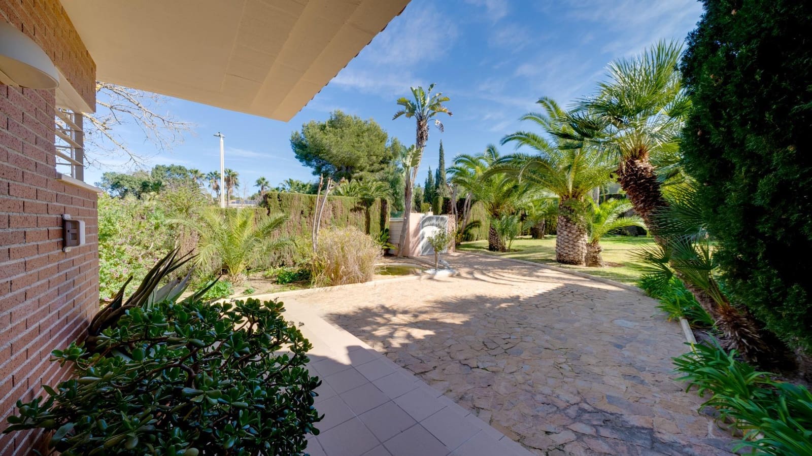 7 bedroom Villa for sale in Benidorm with pool - € 1,595,000 (Ref: 8097191)