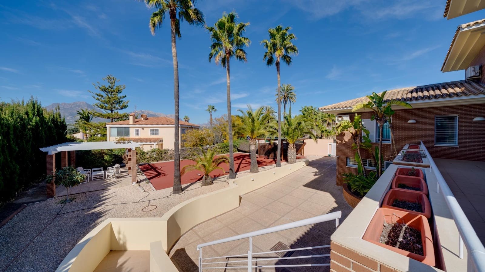 7 bedroom Villa for sale in Benidorm with pool - € 1,595,000 (Ref: 8097191)