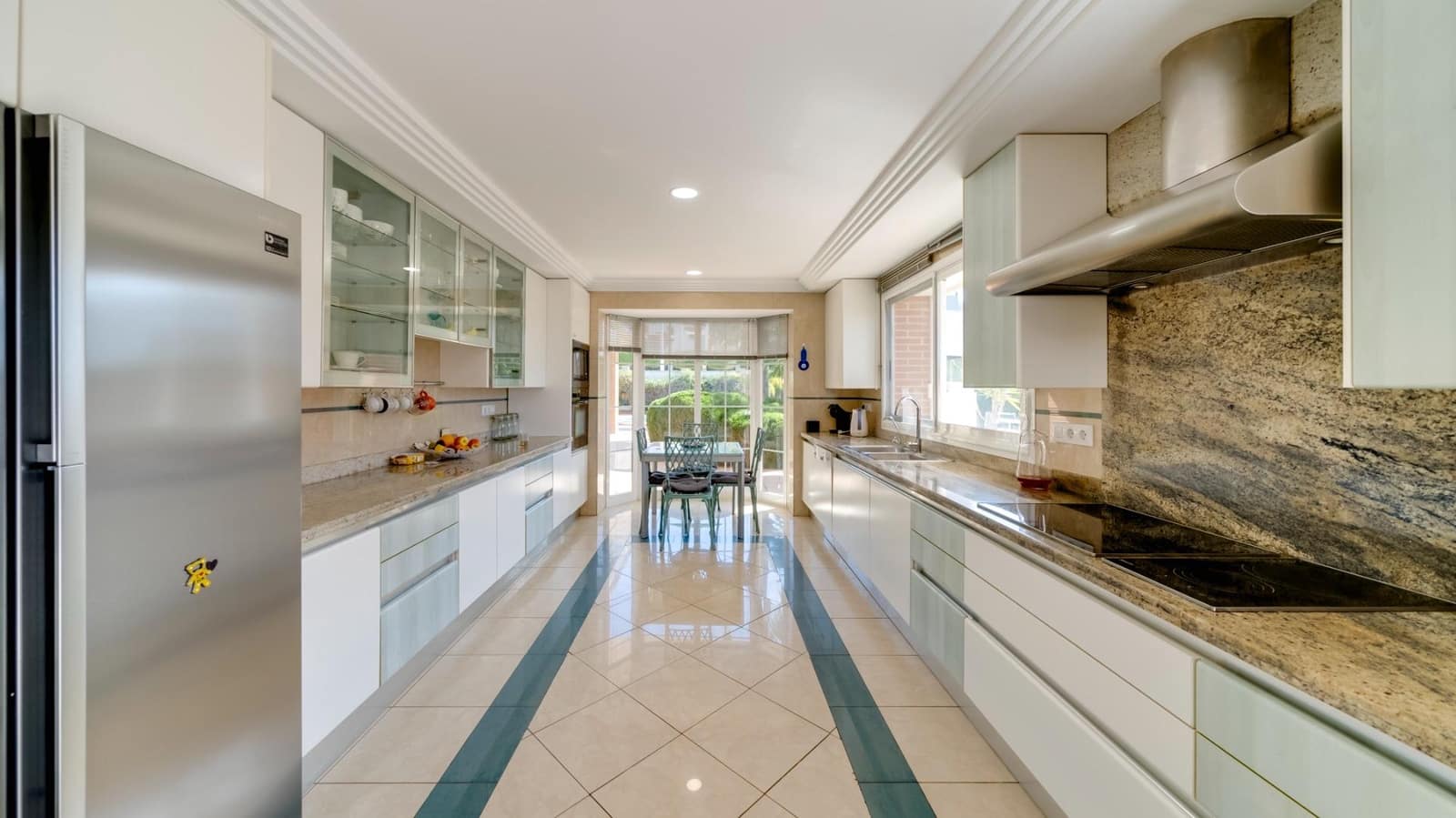 7 bedroom Villa for sale in Benidorm with pool - € 1,595,000 (Ref: 8097191)