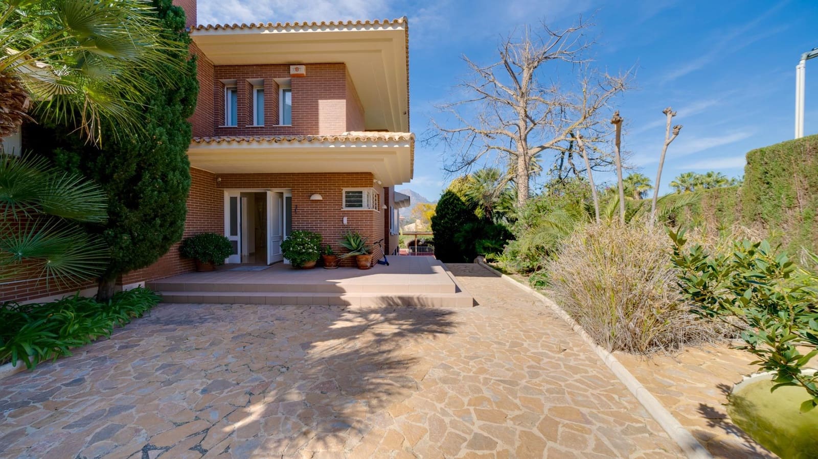 7 bedroom Villa for sale in Benidorm with pool - € 1,595,000 (Ref: 8097191)