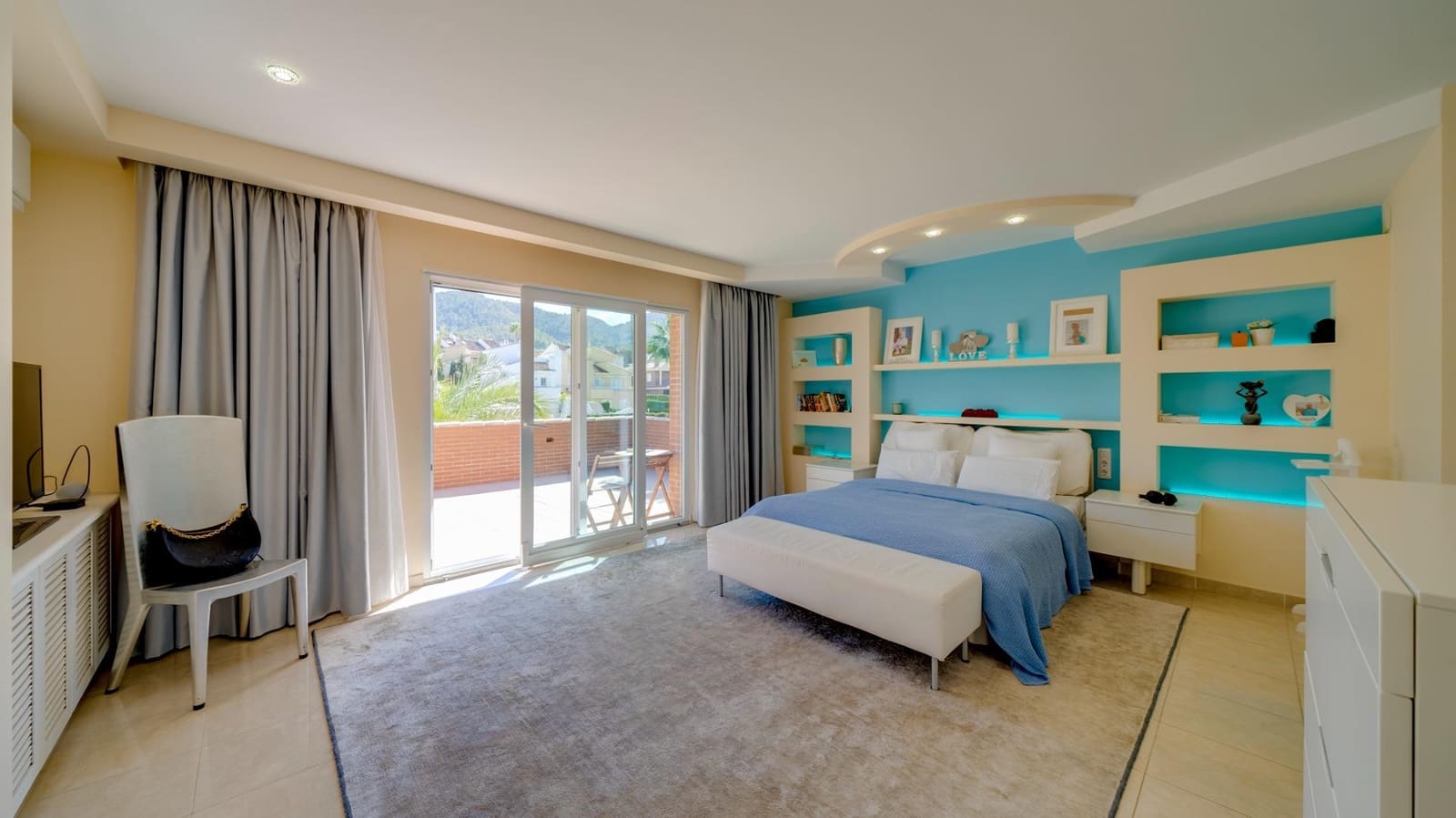 7 bedroom Villa for sale in Benidorm with pool - € 1,595,000 (Ref: 8097191)