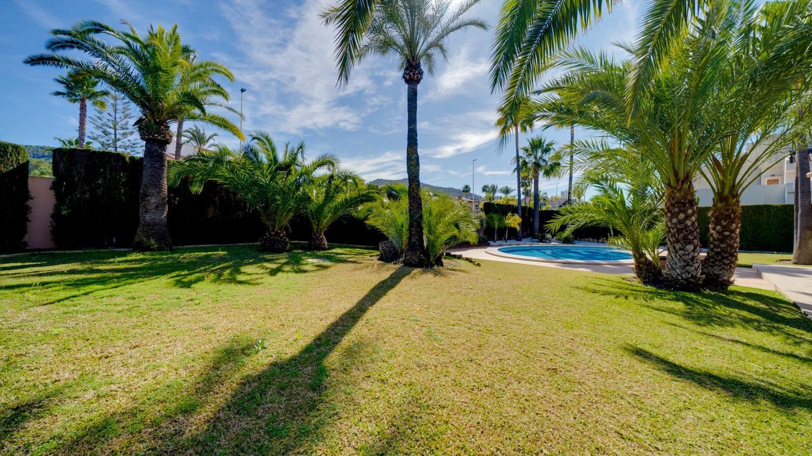 7 bedroom Villa for sale in Benidorm with pool - € 1,595,000 (Ref: 8097191)