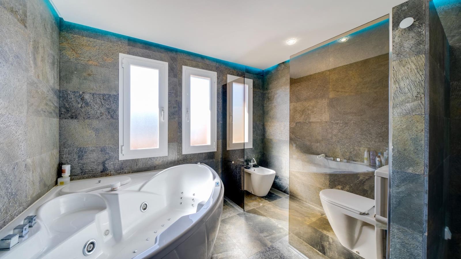 7 bedroom Villa for sale in Benidorm with pool - € 1,595,000 (Ref: 8097191)