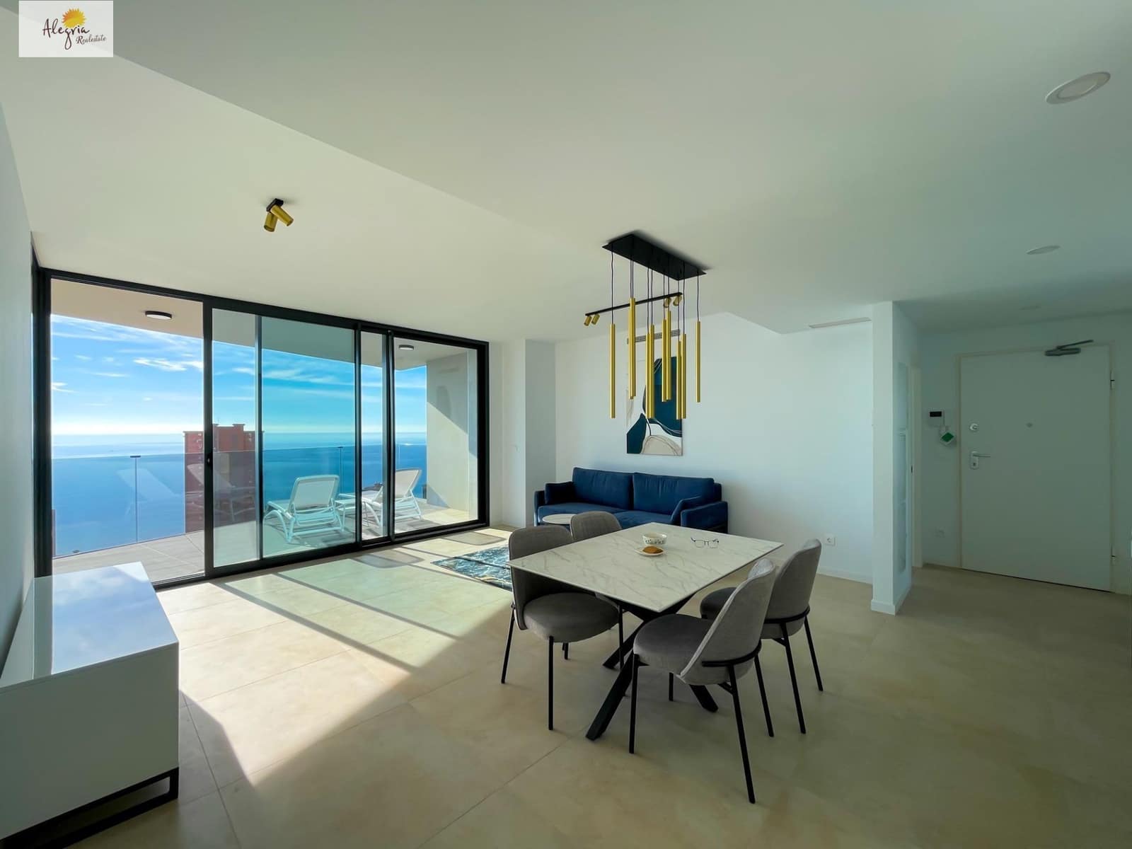 Apartamento de 2 habitaciones en Benidorm en venta con piscina garaje - 570.000 € (Ref: 8102343)