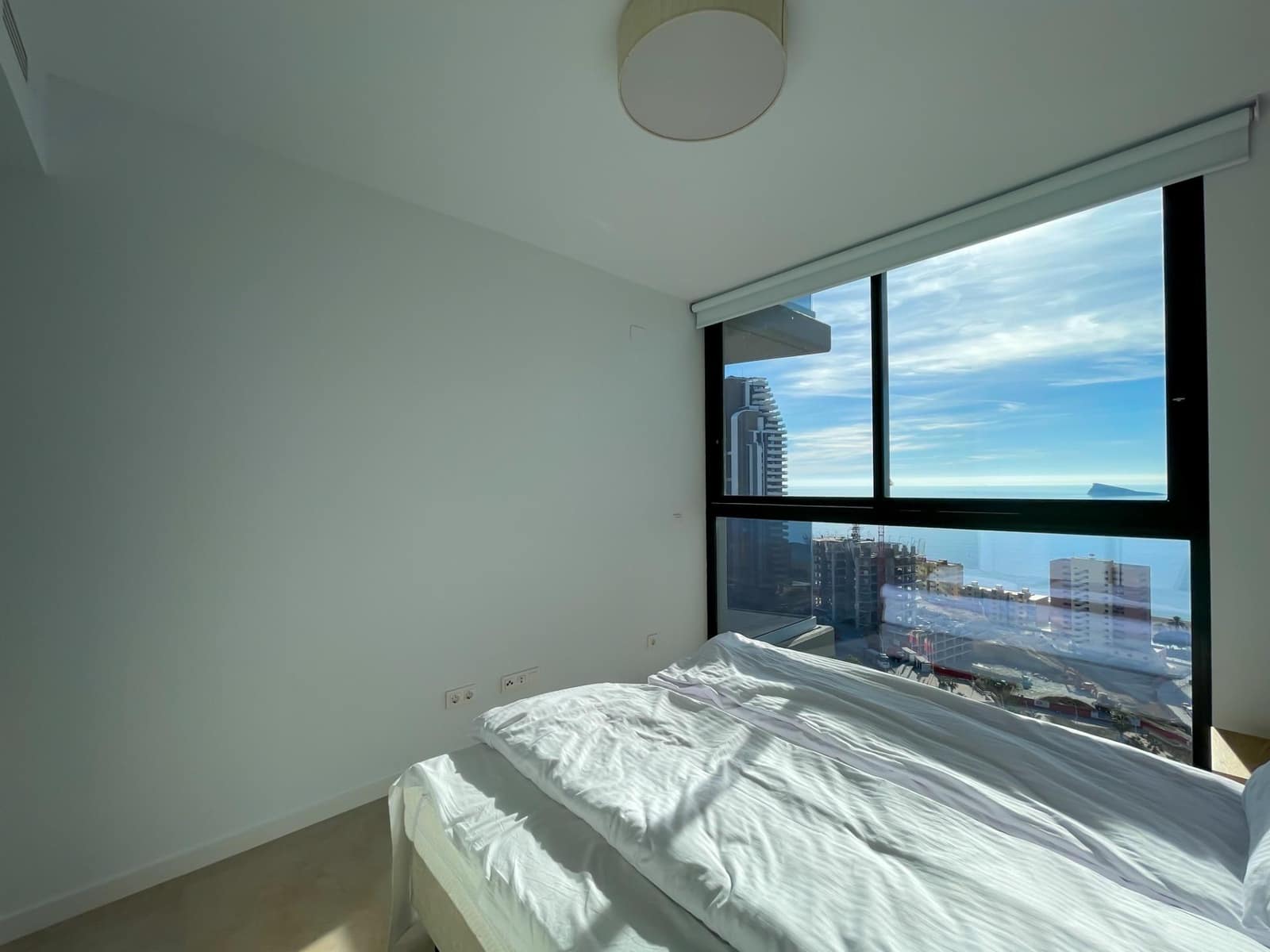 Apartamento de 2 habitaciones en Benidorm en venta con piscina garaje - 570.000 € (Ref: 8102343)