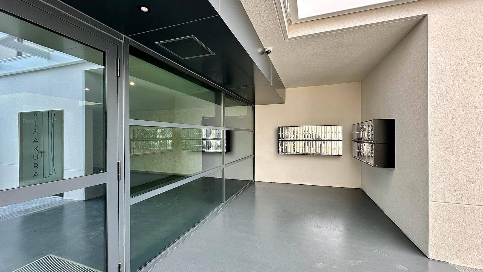 Apartamento de 2 habitaciones en Benidorm en venta con piscina garaje - 570.000 € (Ref: 8102343)