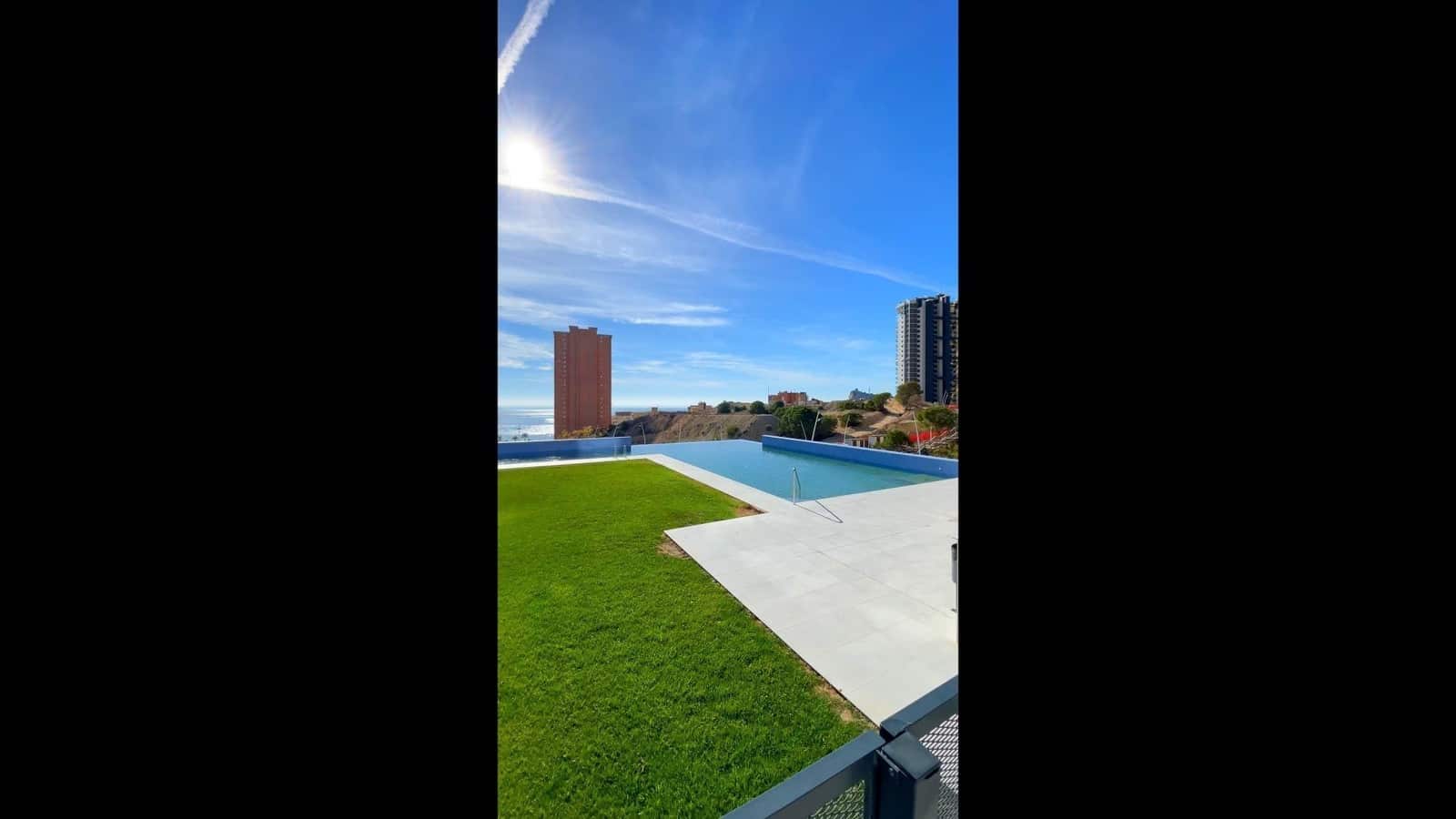 Apartamento de 2 habitaciones en Benidorm en venta con piscina garaje - 570.000 € (Ref: 8102343)