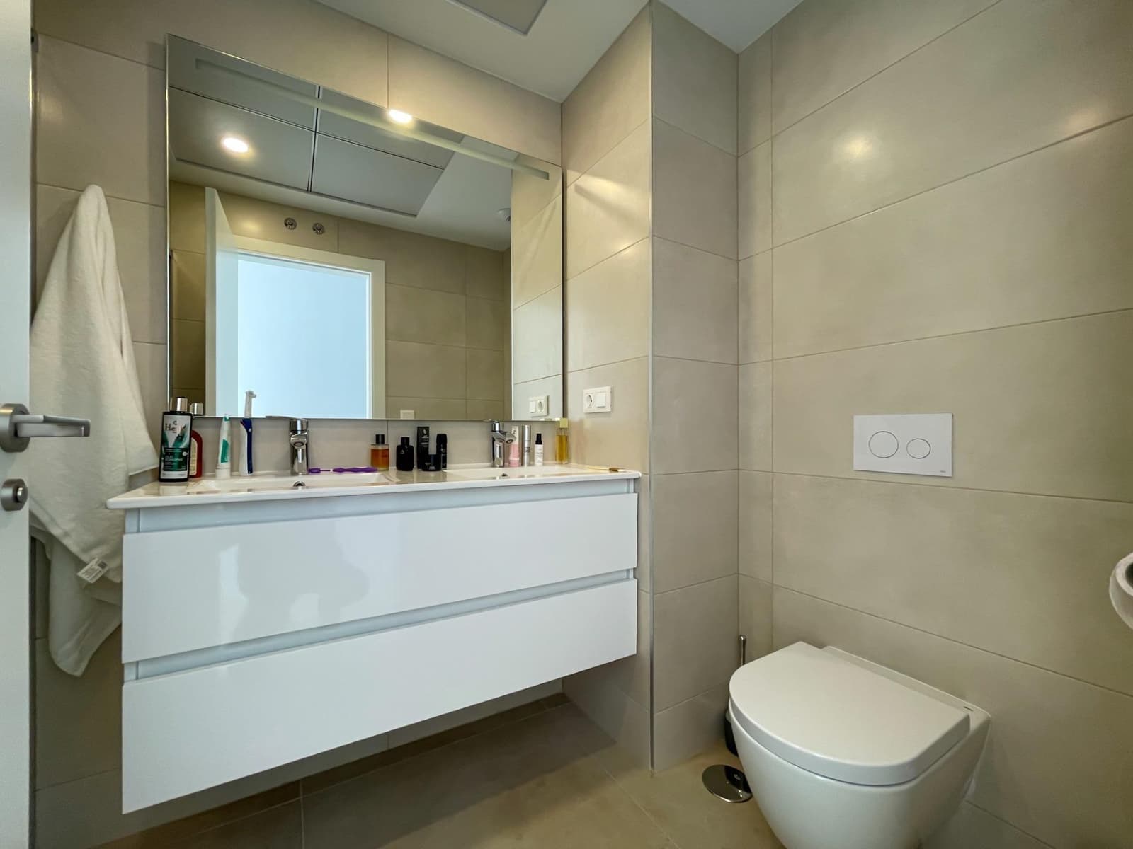 Apartamento de 2 habitaciones en Benidorm en venta con piscina garaje - 570.000 € (Ref: 8102343)