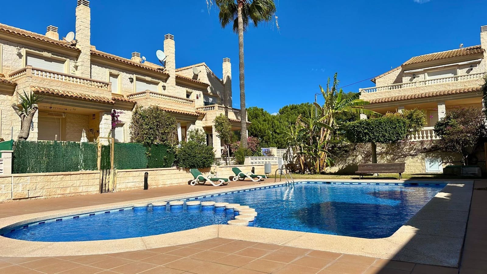 5 soveværelse Rækkehus til salg i Alfaz del Pi / L'Alfas del Pi med swimmingpool - € 450.000 (Ref: 8124515)