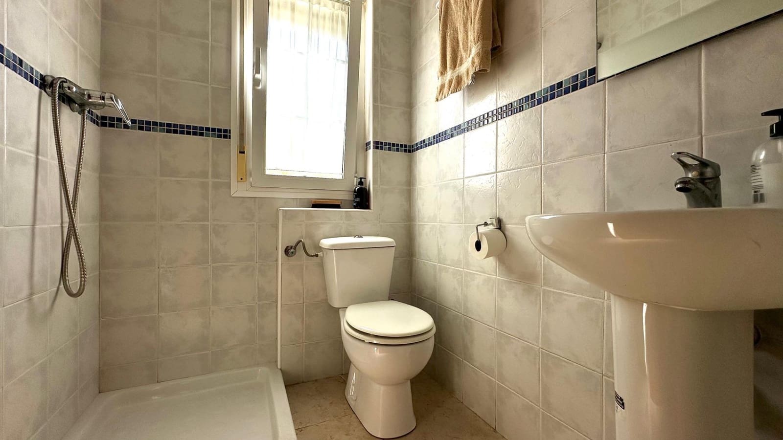 5 soveværelse Rækkehus til salg i Alfaz del Pi / L'Alfas del Pi med swimmingpool - € 450.000 (Ref: 8124515)