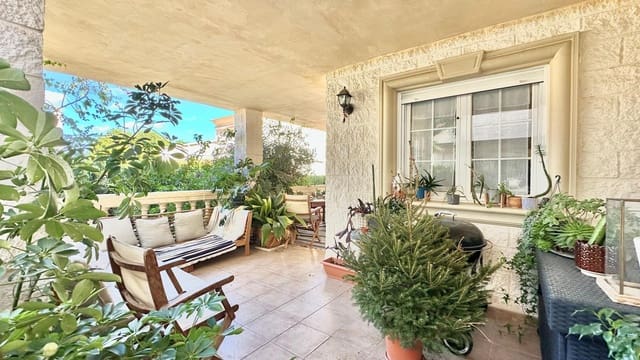 5 chambre Villa/Maison Mitoyenne à vendre à Alfaz del Pi / L'Alfàs del Pi avec piscine - 450 000 € (Ref: 8124515)