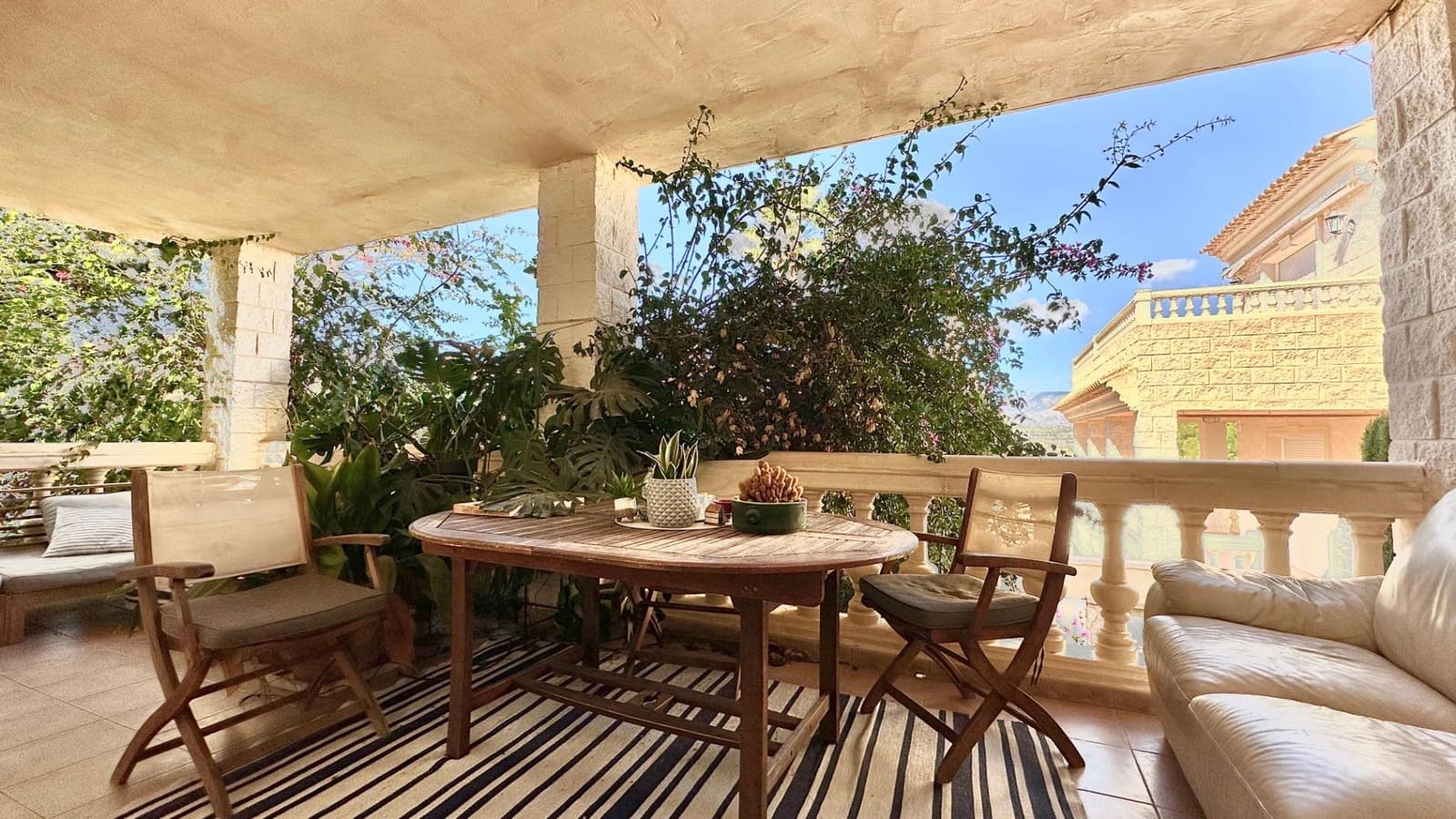 5 soveværelse Rækkehus til salg i Alfaz del Pi / L'Alfas del Pi med swimmingpool - € 450.000 (Ref: 8124515)