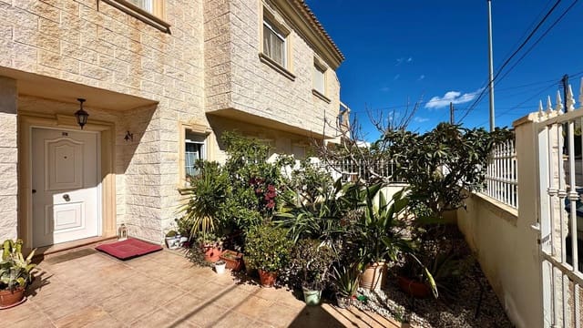 5 chambre Villa/Maison Mitoyenne à vendre à Alfaz del Pi / L'Alfàs del Pi avec piscine - 450 000 € (Ref: 8124515)