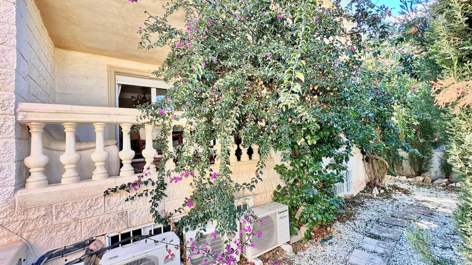 5 soveværelse Rækkehus til salg i Alfaz del Pi / L'Alfas del Pi med swimmingpool - € 450.000 (Ref: 8124515)