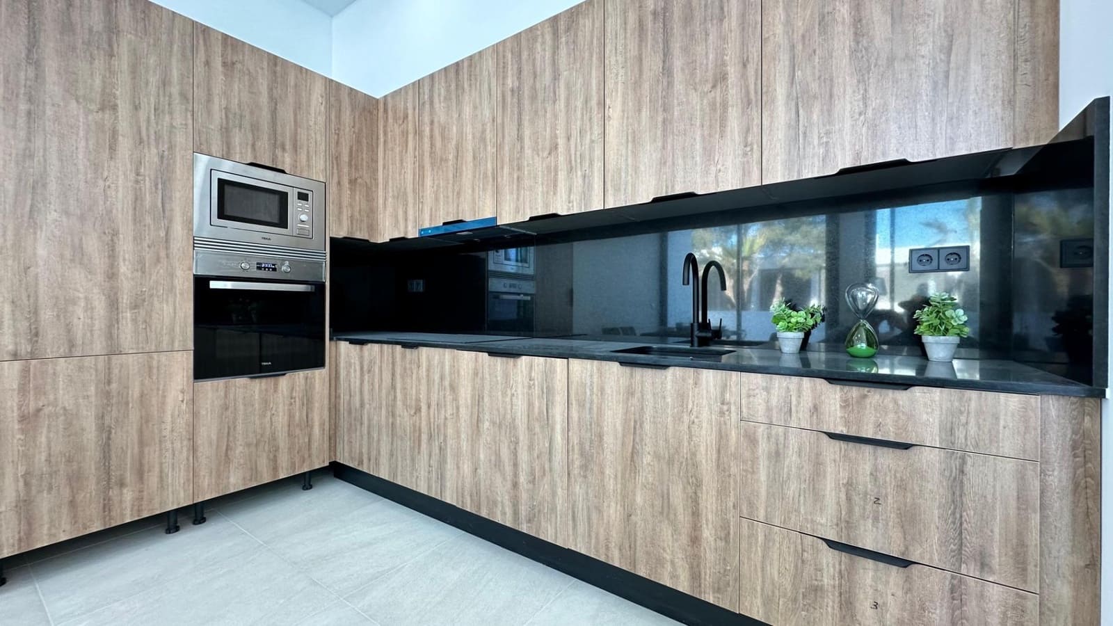 3 soveværelse Rækkehus til salg i Calpe / Calp med swimmingpool - € 755.000 (Ref: 8130965)