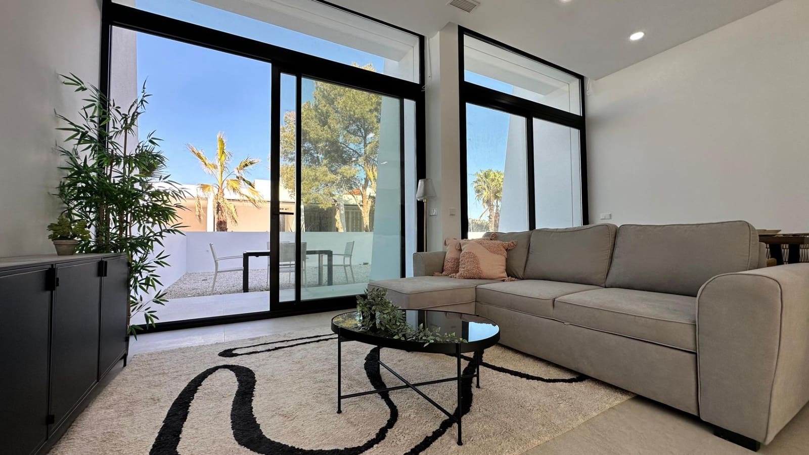 3 soveværelse Rækkehus til salg i Calpe / Calp med swimmingpool - € 755.000 (Ref: 8130965)