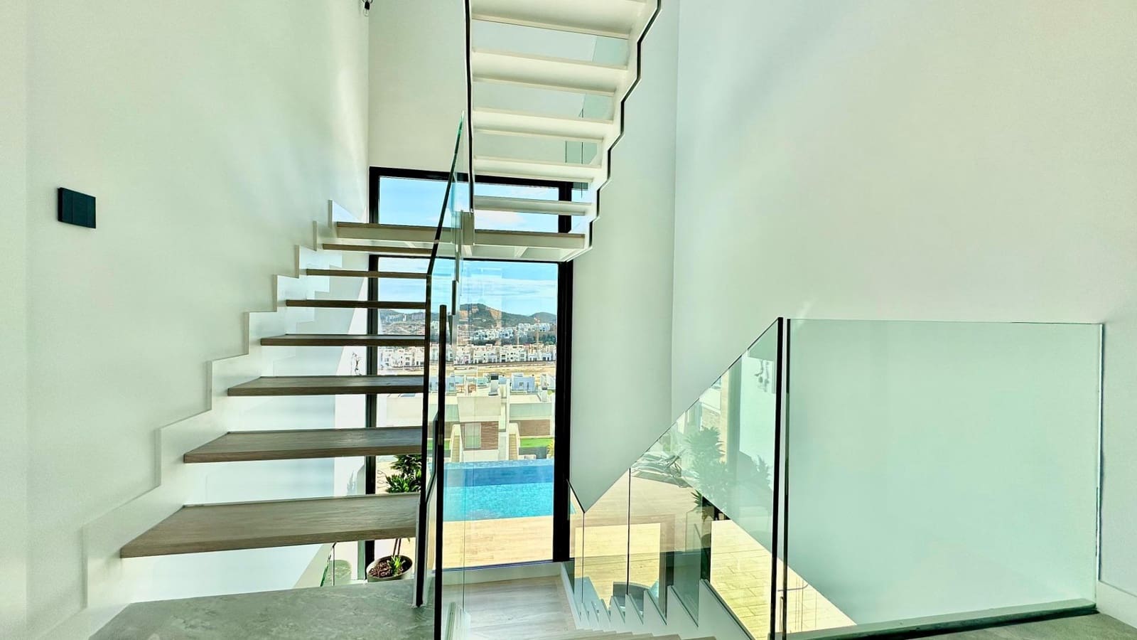 3 quarto Moradia para venda em Finestrat com piscina - 1 550 000 € (Ref: 8130966)