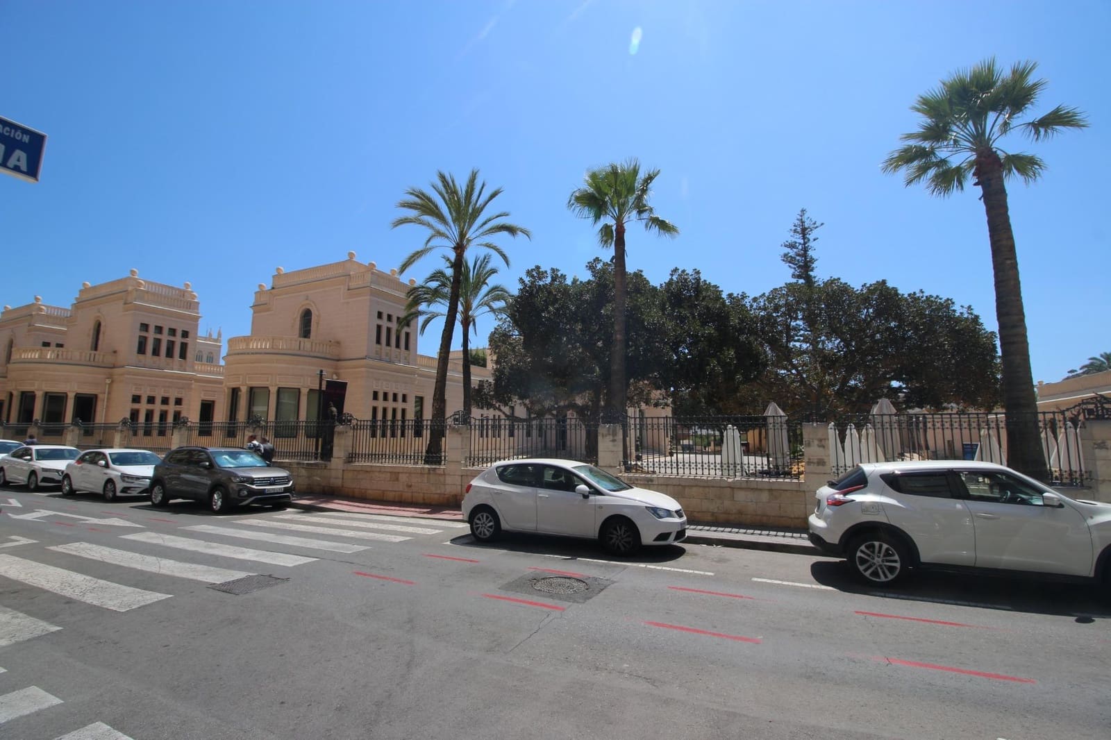24 bedroom Apartment for sale in Alicante / Alacant city with garage - € 1,499,000 (Ref: 8175215)