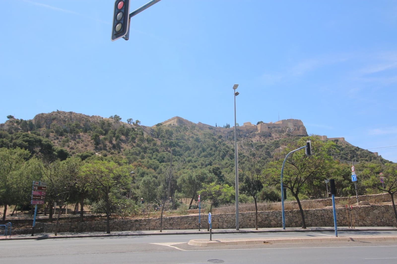 24 bedroom Apartment for sale in Alicante / Alacant city with garage - € 1,499,000 (Ref: 8175215)