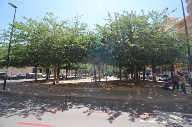 24 soveværelse Lejlighed til salg i Alicante by med garage - € 1.499.000 (Ref: 8175215)