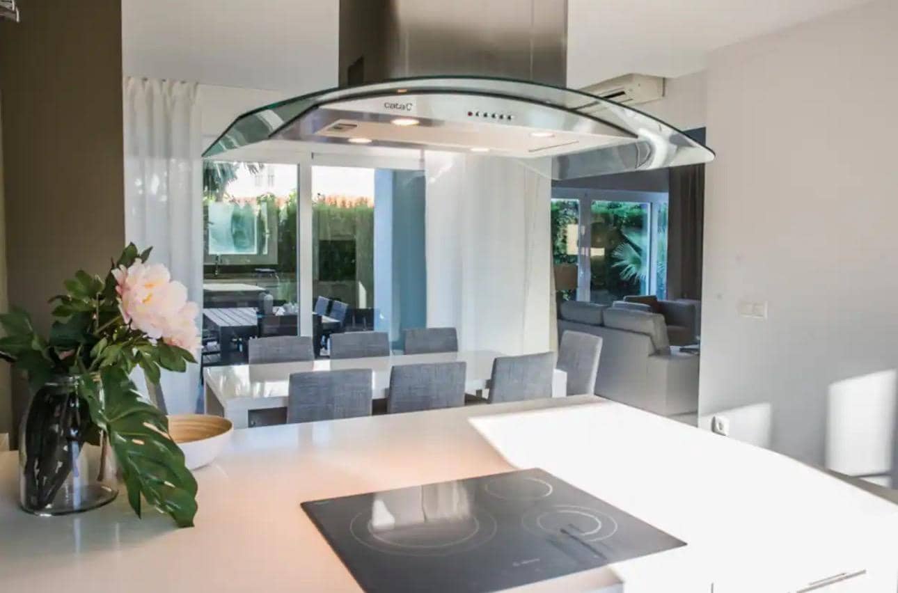 Chalet de 4 habitaciones en Albir en venta con piscina - 990.000 € (Ref: 8181789)