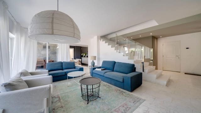 Chalet de 4 habitaciones en Albir, Alfaz del Pi / L'Alfàs del Pi en venta con piscina - 990.000 € (Ref: 8181789)