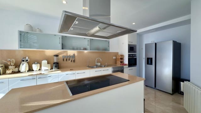 4 soveværelse Villa til salg i Alhama Springs, Altea med swimmingpool garage - € 799.000 (Ref: 8222829)