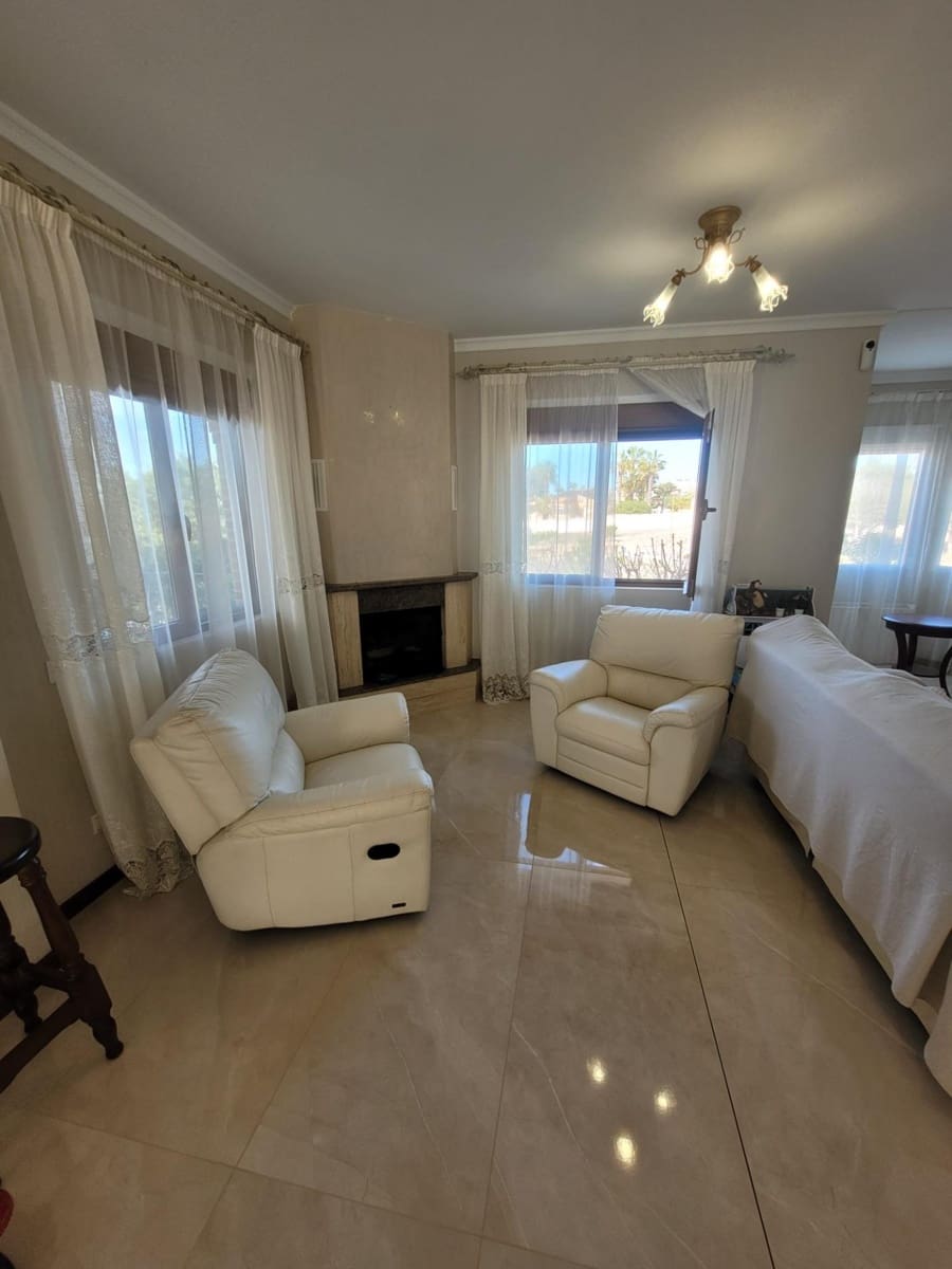 5 makuuhuone Huvila myytävänä paikassa Ciudad Quesada mukana uima-altaan 
autotalli - 690 000 € (Ref: 8233410)