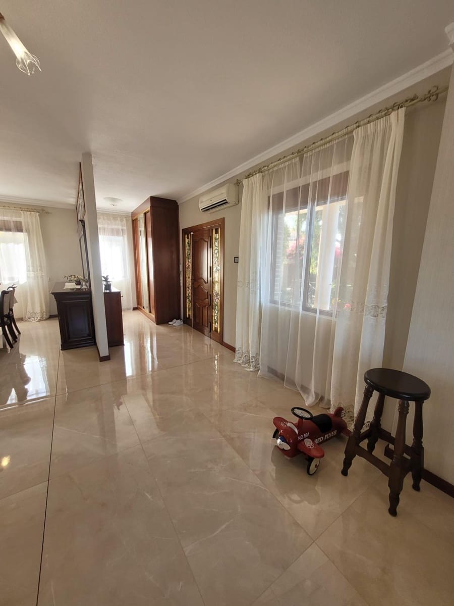 5 makuuhuone Huvila myytävänä paikassa Ciudad Quesada mukana uima-altaan 
autotalli - 690 000 € (Ref: 8233410)