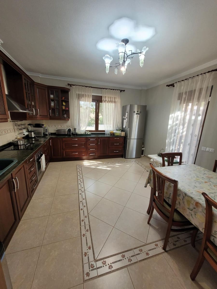 5 makuuhuone Huvila myytävänä paikassa Ciudad Quesada mukana uima-altaan 
autotalli - 690 000 € (Ref: 8233410)