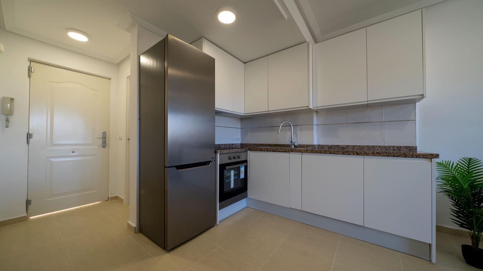 4 sypialnia Apartament na sprzedaż w Montiboli z basenem garażem - 380 000 € (Ref: 8263271)