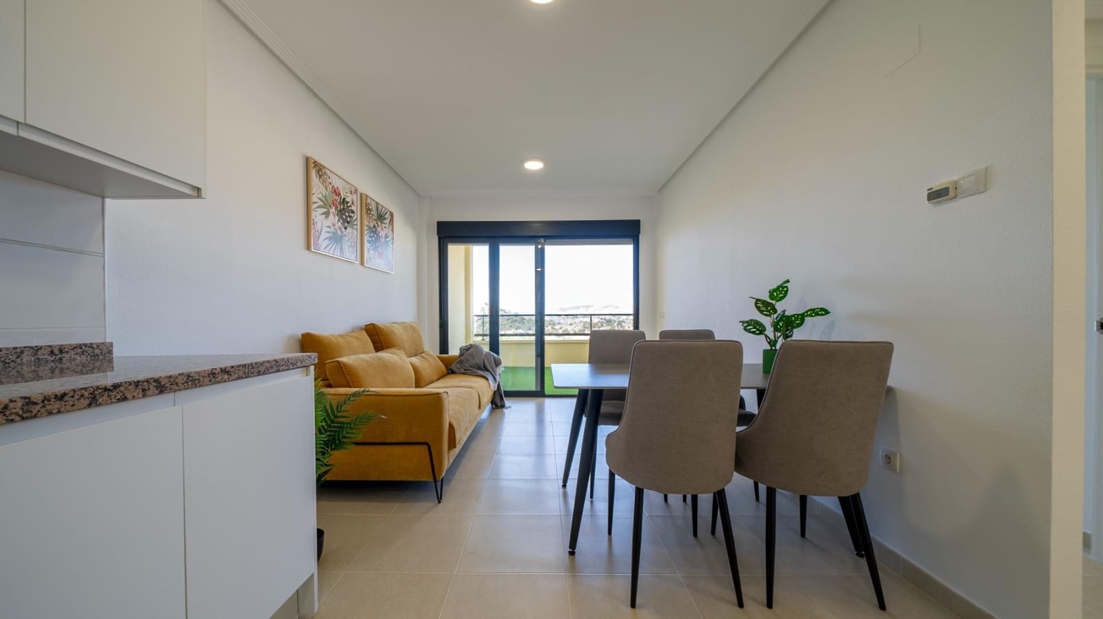 4 sypialnia Apartament na sprzedaż w Montiboli z basenem garażem - 380 000 € (Ref: 8263271)