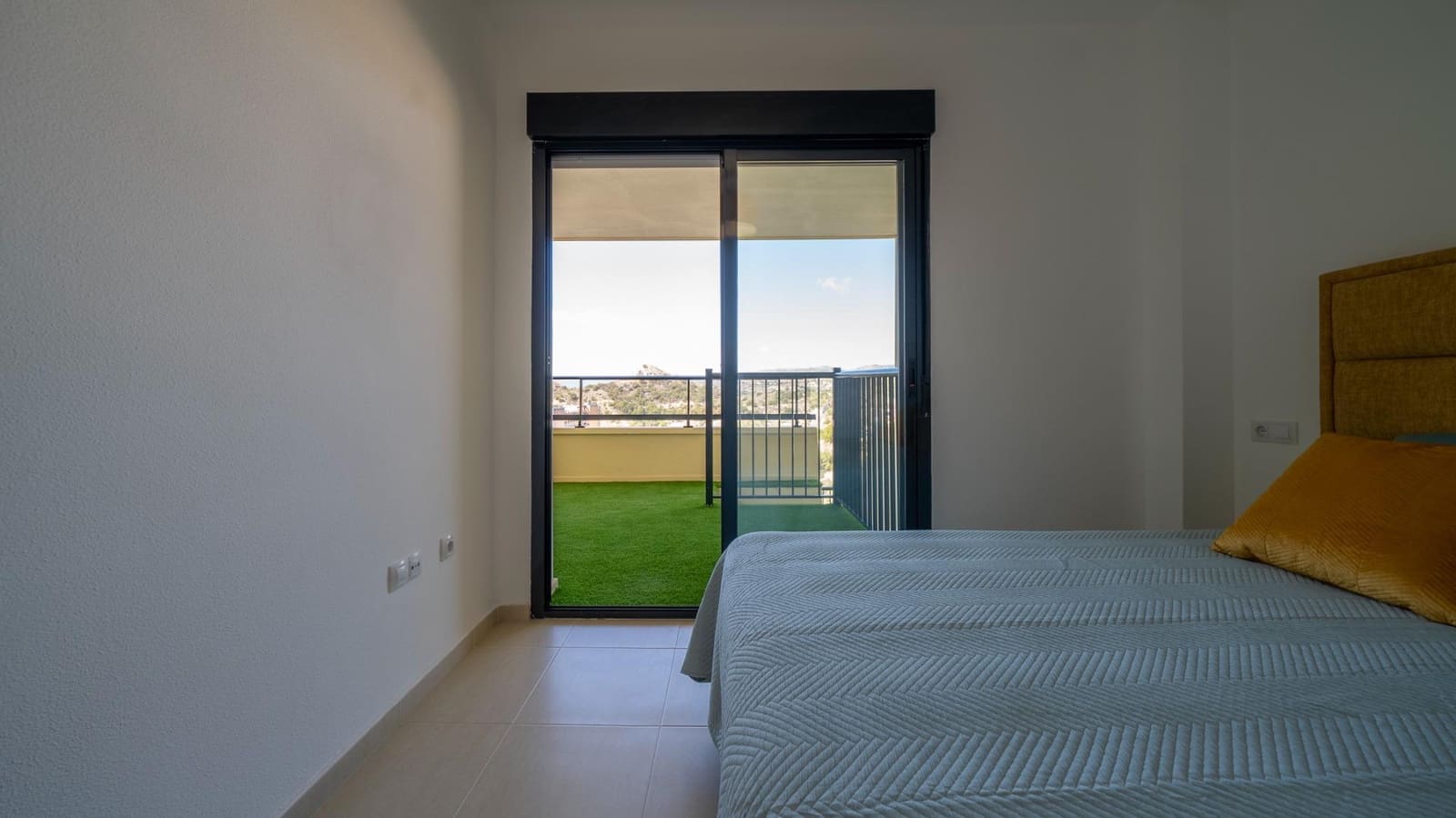 4 sypialnia Apartament na sprzedaż w Montiboli z basenem garażem - 380 000 € (Ref: 8263271)