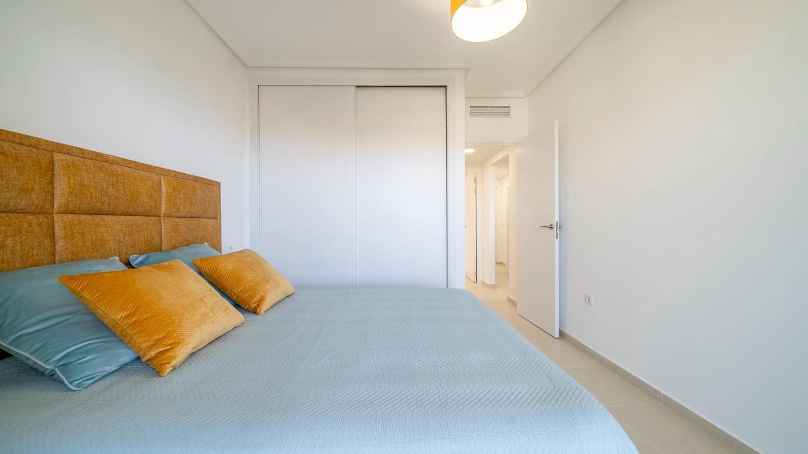 4 sypialnia Apartament na sprzedaż w Montiboli z basenem garażem - 380 000 € (Ref: 8263271)