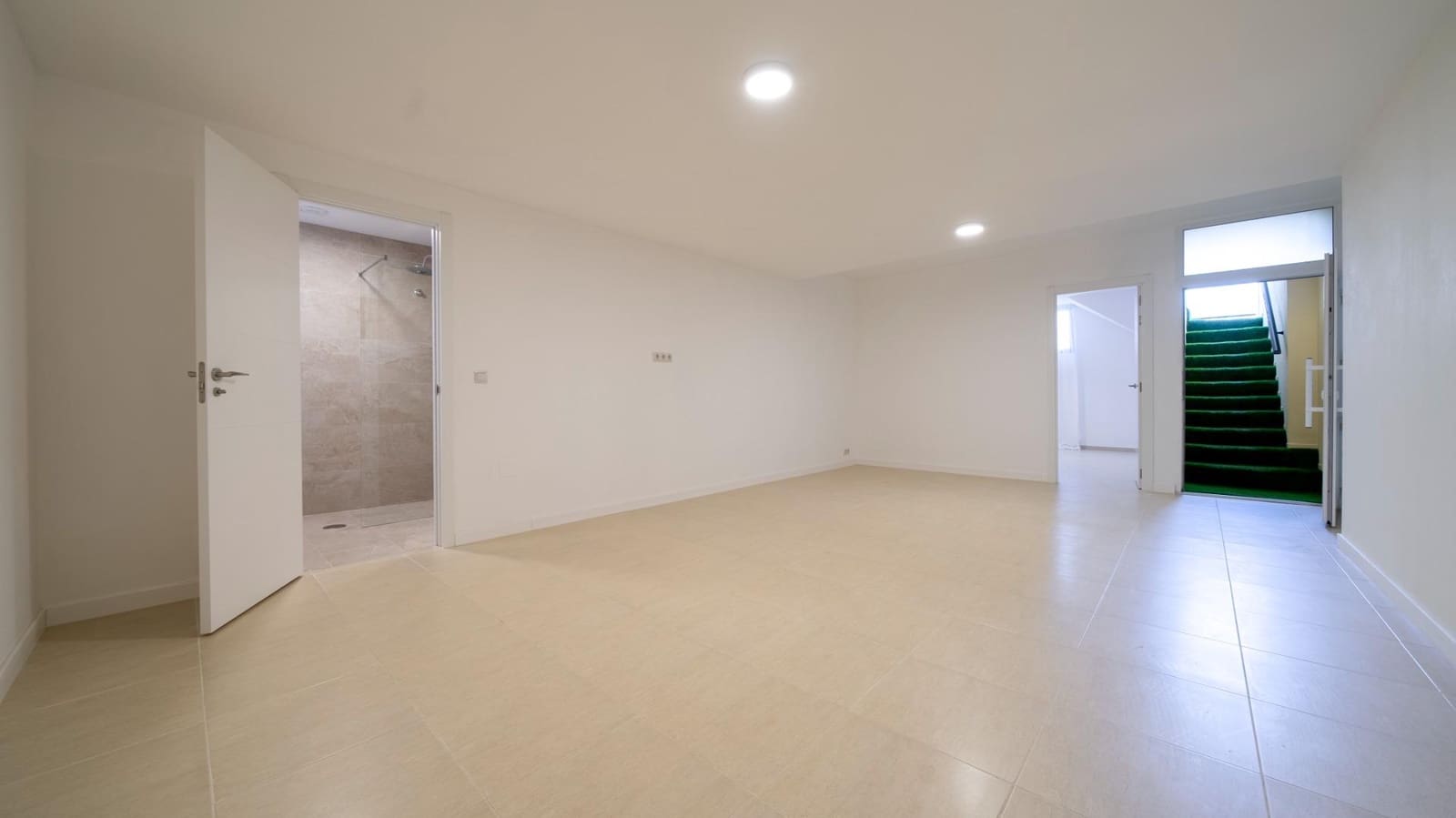 4 sypialnia Apartament na sprzedaż w Montiboli z basenem garażem - 380 000 € (Ref: 8263271)