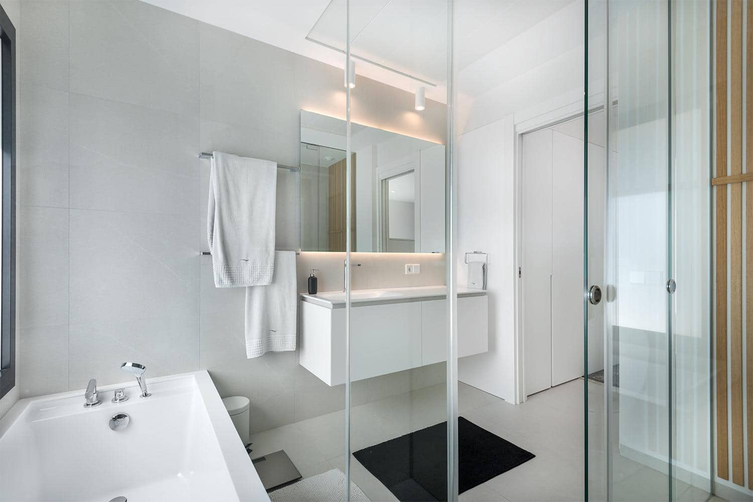 Chalet de 4 habitaciones en San Miguel de Salinas en venta con piscina garaje - 1.695.000 € (Ref: 8308847)