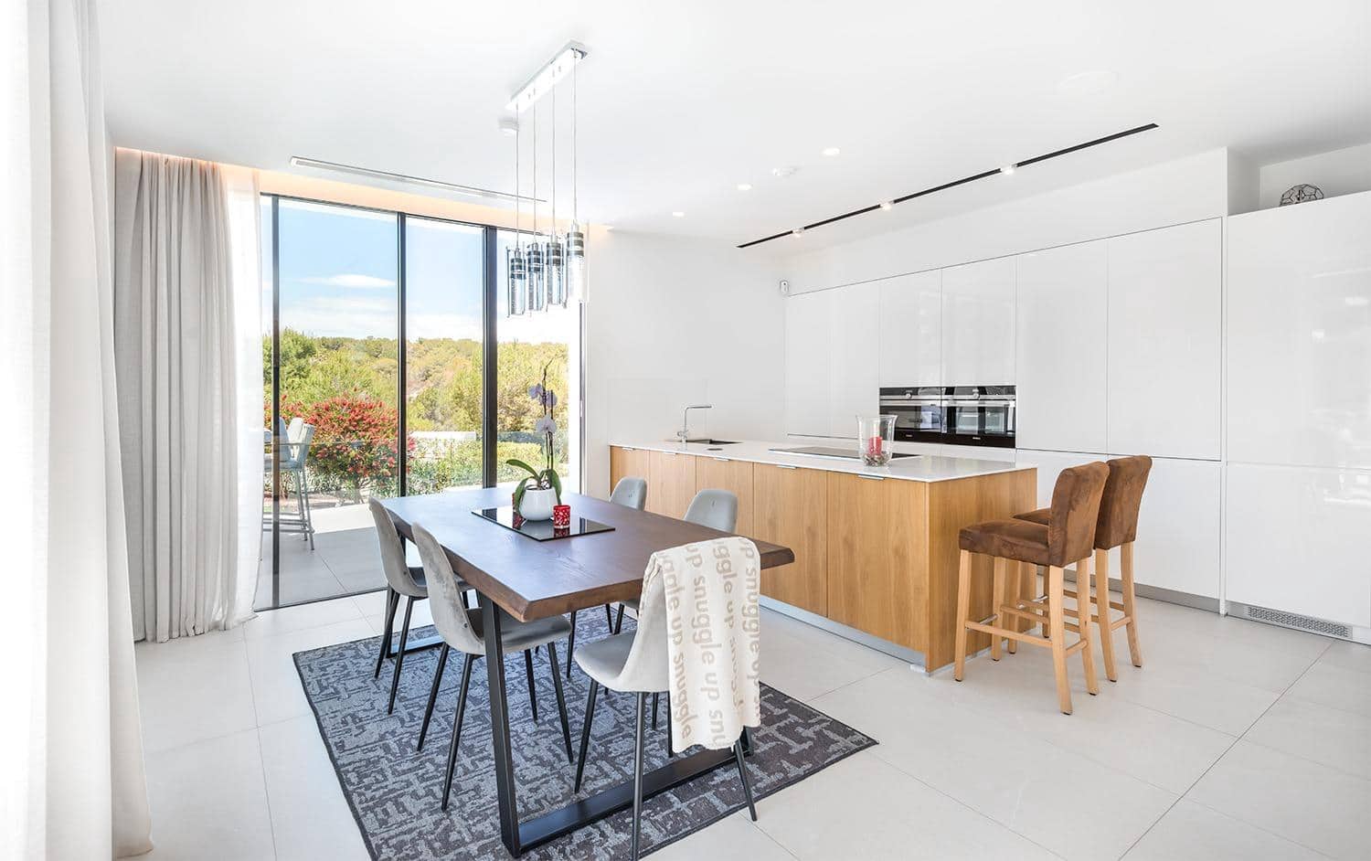 Chalet de 4 habitaciones en San Miguel de Salinas en venta con piscina garaje - 1.695.000 € (Ref: 8308847)