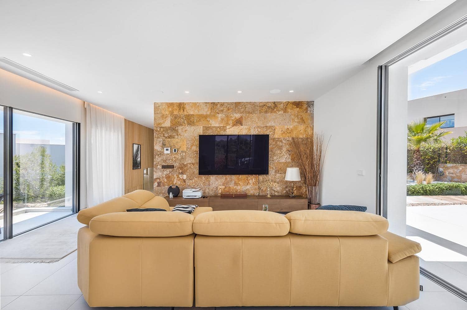 Chalet de 4 habitaciones en San Miguel de Salinas en venta con piscina garaje - 1.695.000 € (Ref: 8308847)