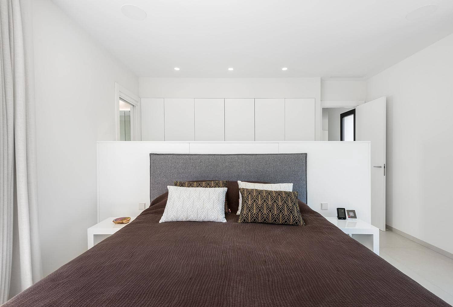 Chalet de 4 habitaciones en San Miguel de Salinas en venta con piscina garaje - 1.695.000 € (Ref: 8308847)