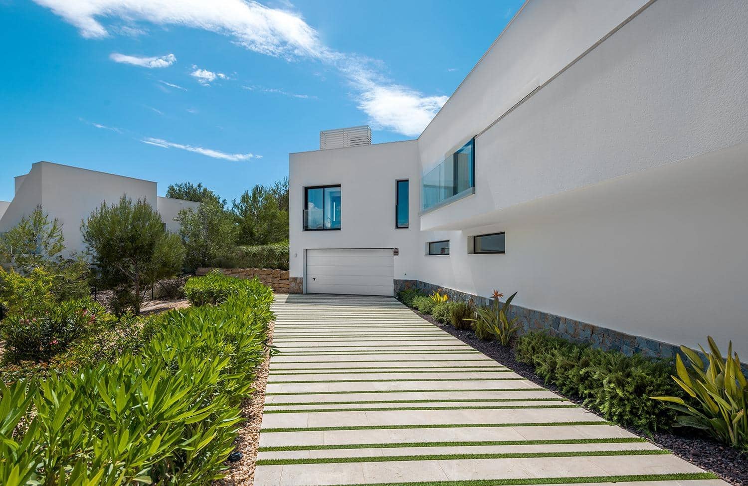 Chalet de 4 habitaciones en San Miguel de Salinas en venta con piscina garaje - 1.695.000 € (Ref: 8308847)