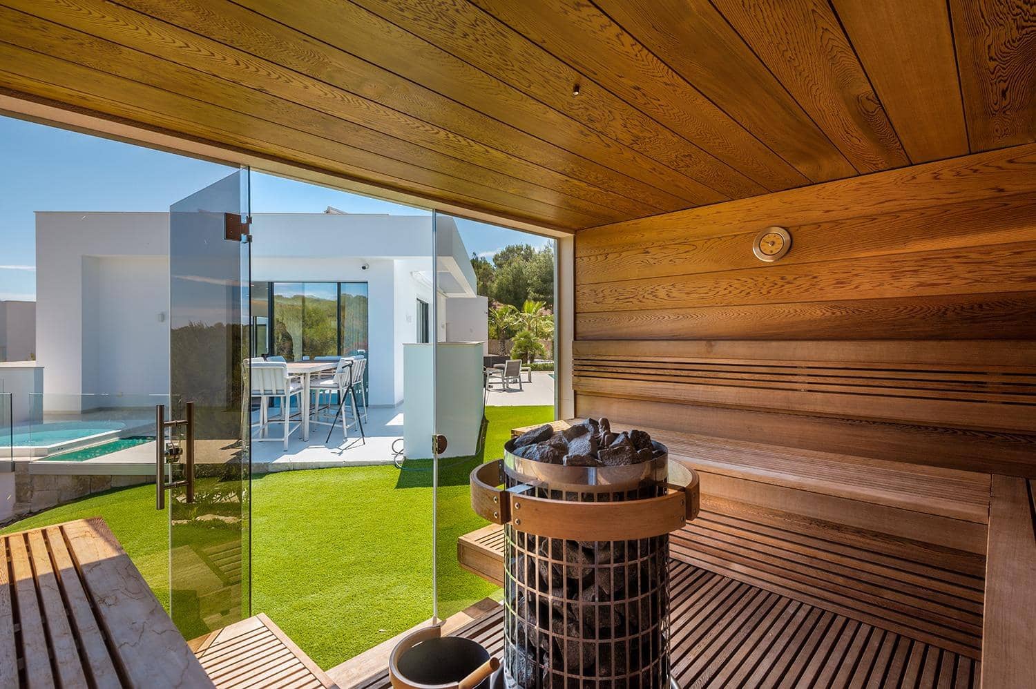 Chalet de 4 habitaciones en San Miguel de Salinas en venta con piscina garaje - 1.695.000 € (Ref: 8308847)