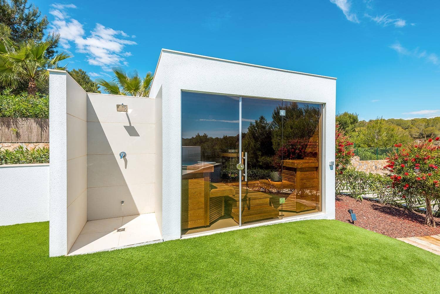 Chalet de 4 habitaciones en San Miguel de Salinas en venta con piscina garaje - 1.695.000 € (Ref: 8308847)