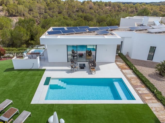 4 quarto Moradia para venda em San Miguel de Salinas com piscina garagem - 1 695 000 € (Ref: 8308847)