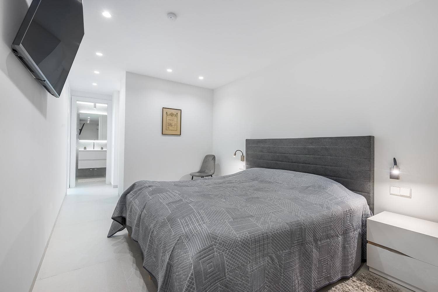 Chalet de 4 habitaciones en San Miguel de Salinas en venta con piscina garaje - 1.695.000 € (Ref: 8308847)