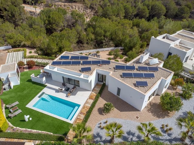 4 quarto Moradia para venda em San Miguel de Salinas com piscina garagem - 1 695 000 € (Ref: 8308847)