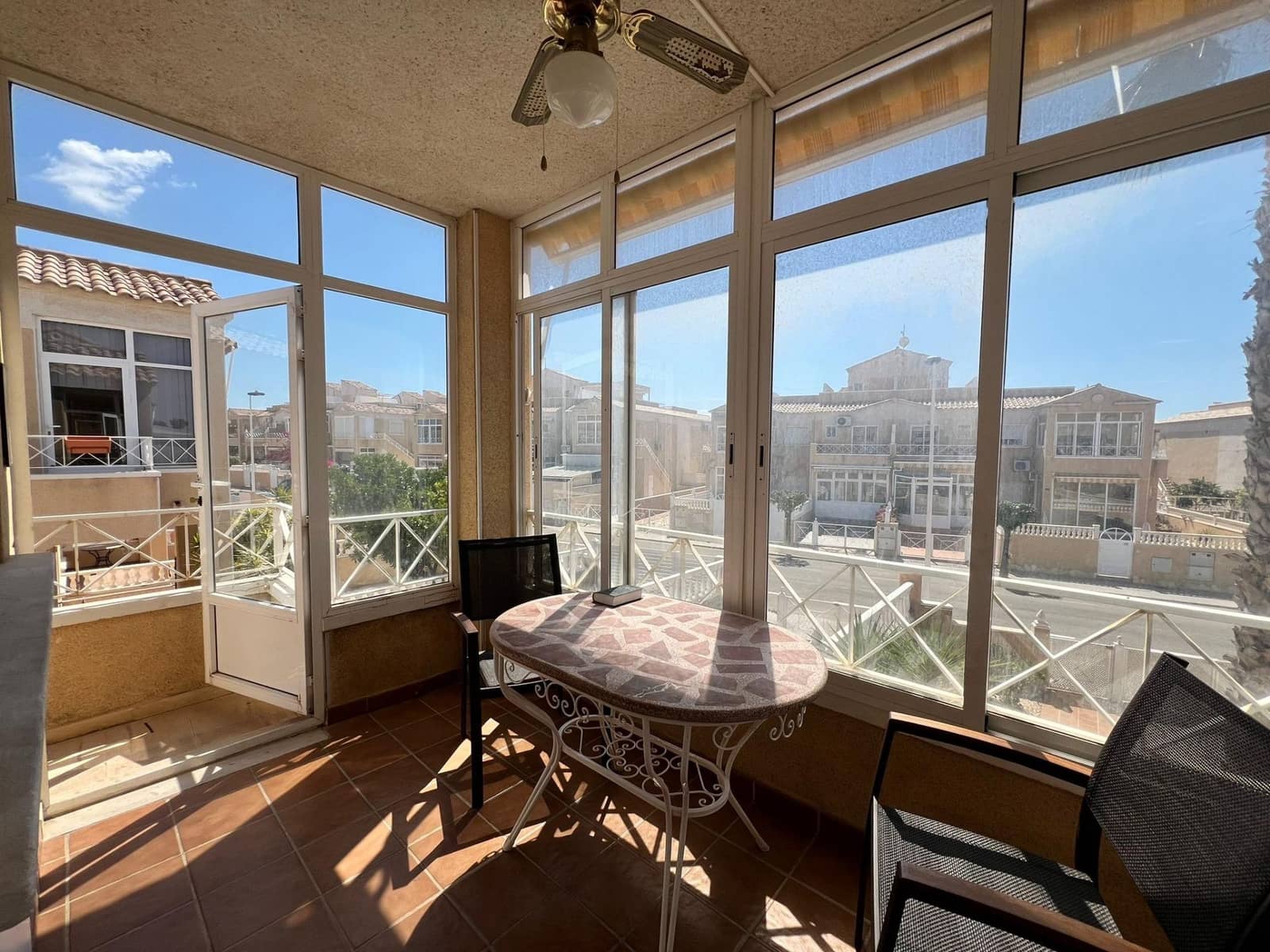 2 chambre Bungalow à vendre à Torrevieja avec piscine - 141 900 € (Ref: 8310782)