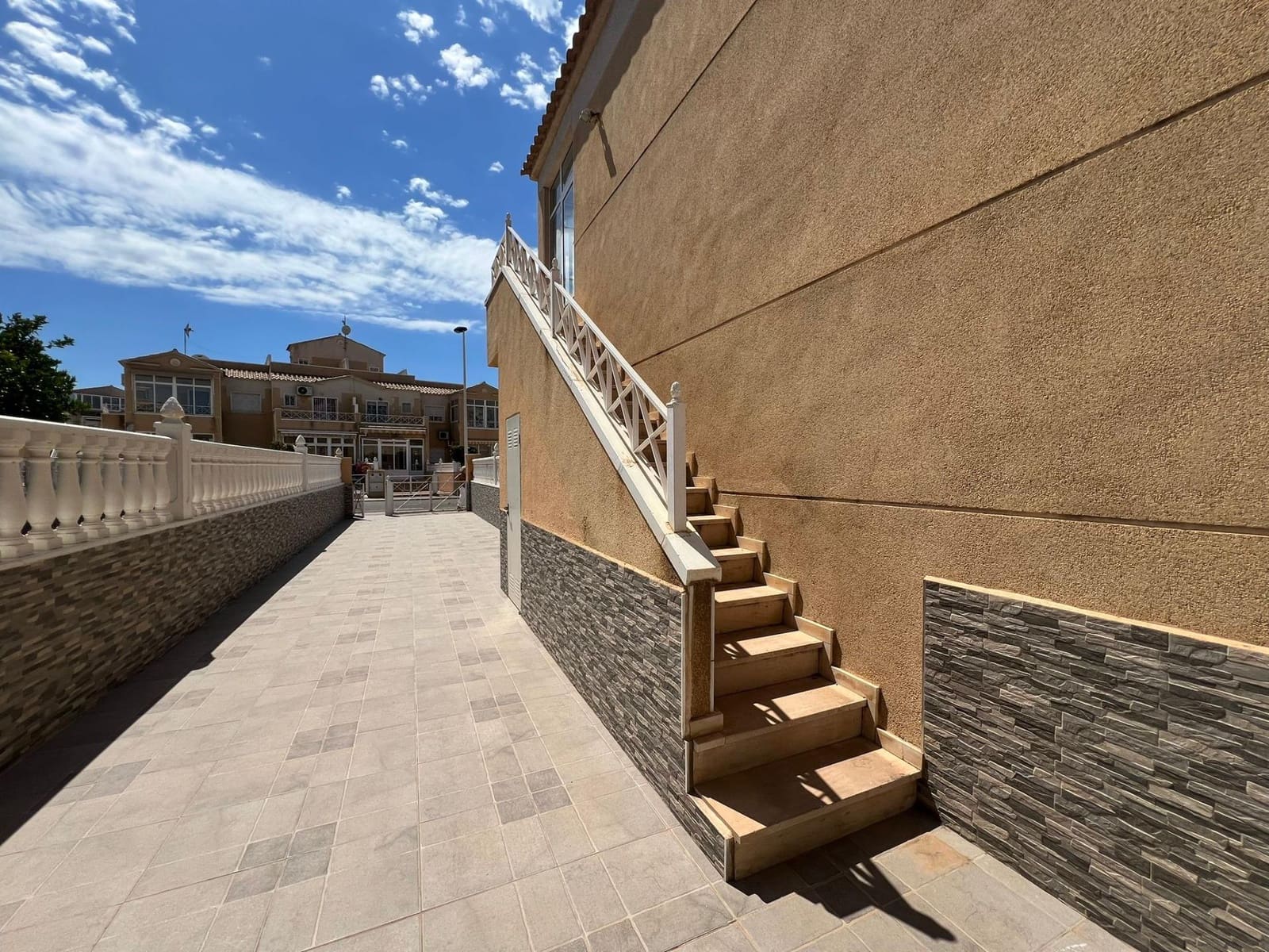 2 chambre Bungalow à vendre à Torrevieja avec piscine - 141 900 € (Ref: 8310782)