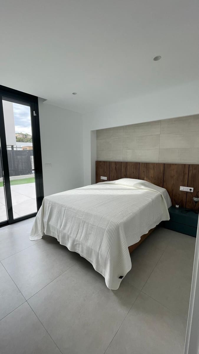 3 bedroom Villa for sale in Finestrat with pool - € 780,000 (Ref: 8333867)