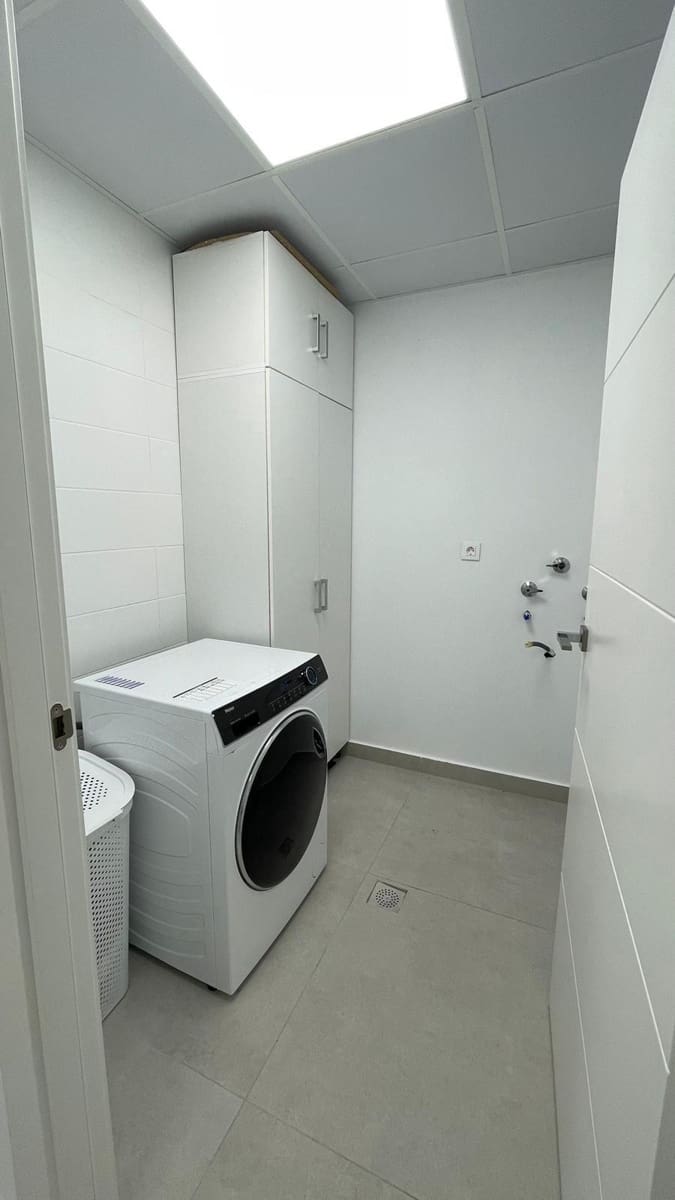 3 bedroom Villa for sale in Finestrat with pool - € 780,000 (Ref: 8333867)